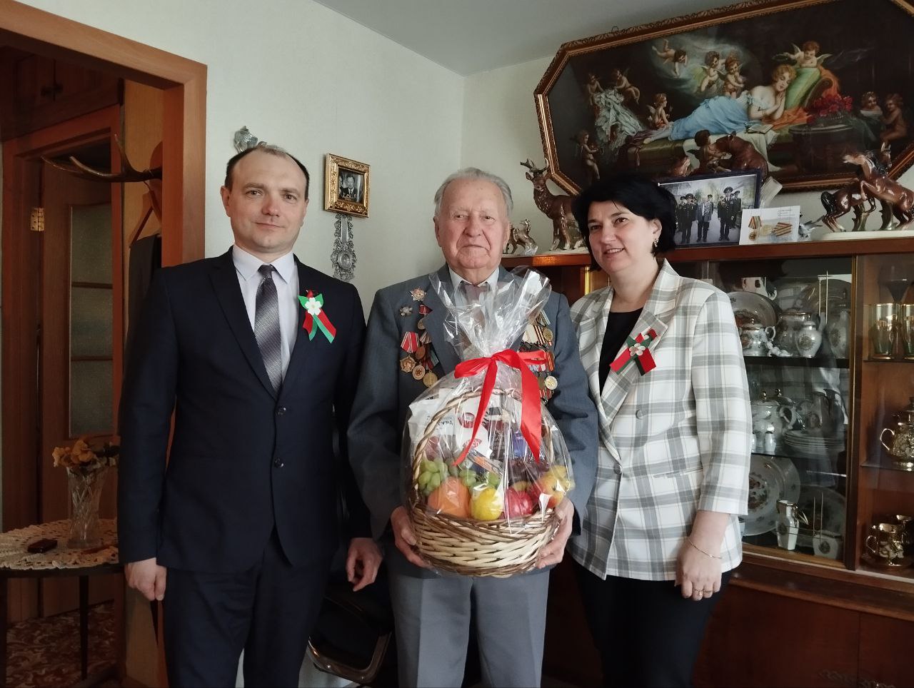 Ленинском районе продолжают чествовать ветеранов Великой Отечественной войны
