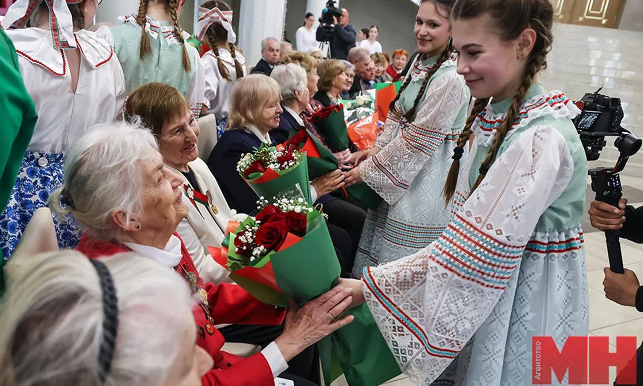 «Вы — наша гордость». Ветеранов Великой Отечественной войны поздравили в Ленинском
