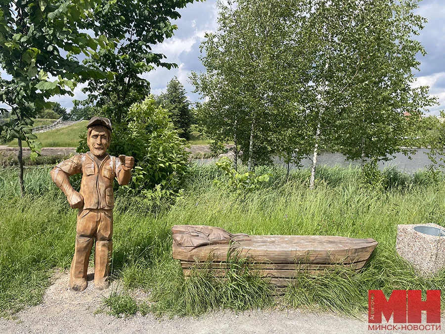 Днем тихо, а по вечерам все оживает. Прошлись и оценили городские зоны отдыха в Ленинском
