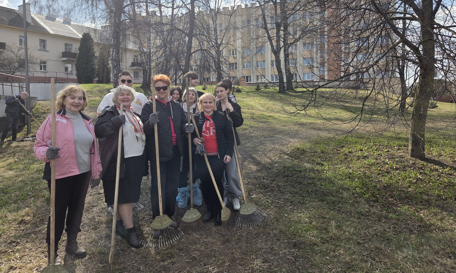 Об участии в субботнике