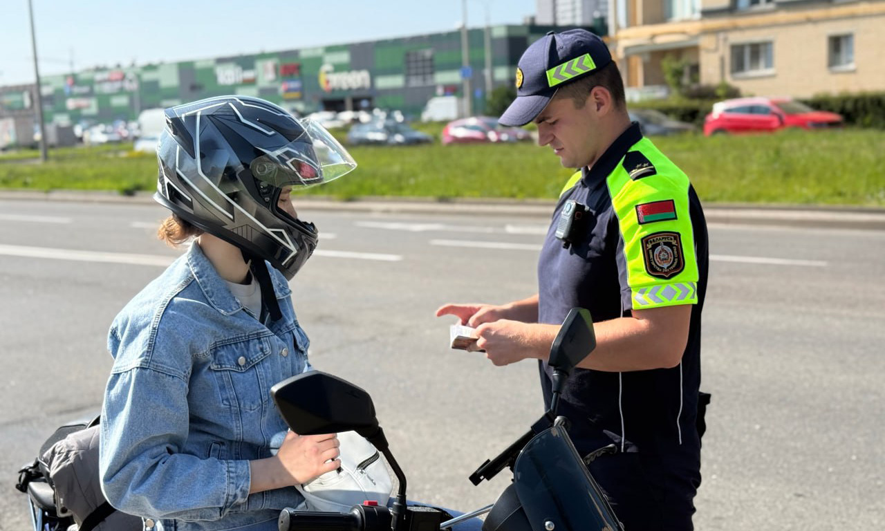 Мотоциклисты под контролем ГАИ
