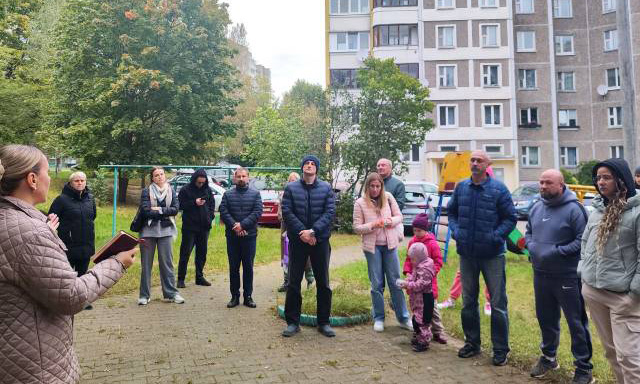 Диалог с жителями: Наталья Крупская обсудила наболевшие вопросы с жителями дома по ул. Горовца, 22 в г.Минске