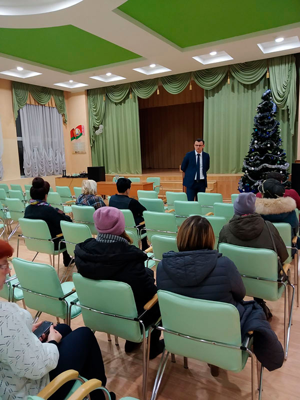 13 января заместитель главы администрации Павочка С.Г. провел встречу с населением